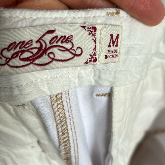 Linen/cotton/spandex bellbottoms. Off white with gold metallic threading. - Picture 2 of 9